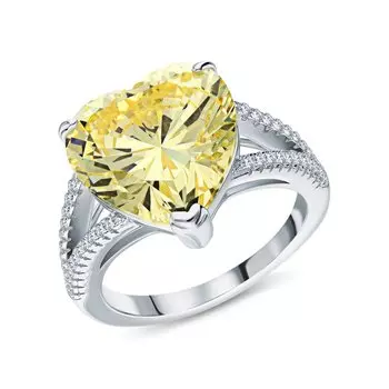 Серебряное кольцо с фианитами