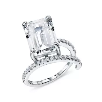 Серебряное кольцо с фианитами