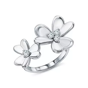 Серебряное кольцо с фианитами
