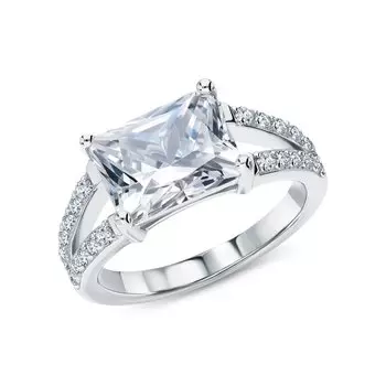 Серебряное кольцо с фианитами