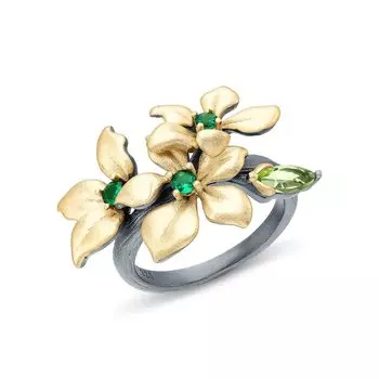 Серебряное кольцо с фианитами и хризолитом