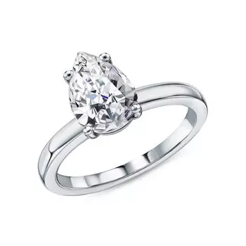 Серебряное кольцо с муассанитом