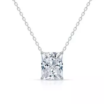 Серебряное шейное украшение с фианитами