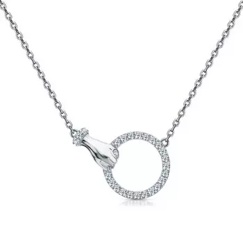 Серебряное шейное украшение с фианитами