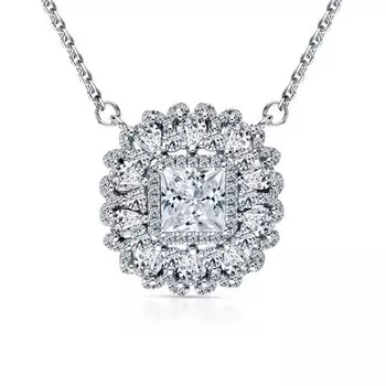 Серебряное шейное украшение с фианитами