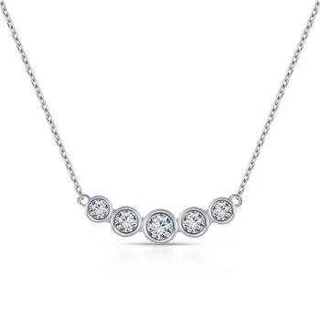 Серебряное шейное украшение с фианитами