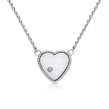 Серебряное шейное украшение с фианитами