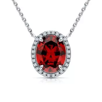 Серебряное шейное украшение с фианитами