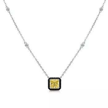 Серебряное шейное украшение с фианитами