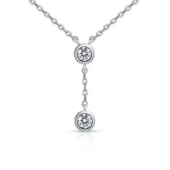 Серебряное шейное украшение с фианитами