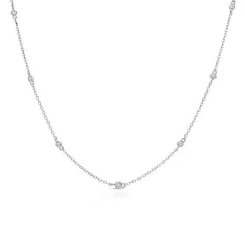 Серебряное шейное украшение с фианитами