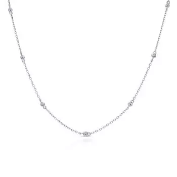 Серебряное шейное украшение с фианитами