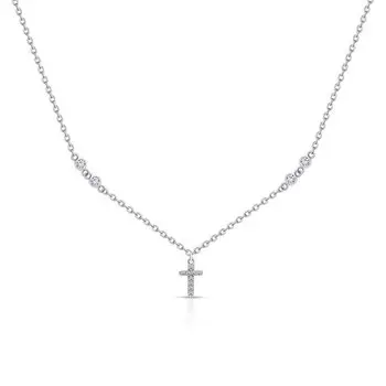 Серебряное шейное украшение с фианитами