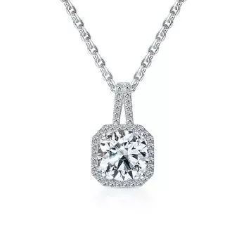 Серебряное шейное украшение с фианитами