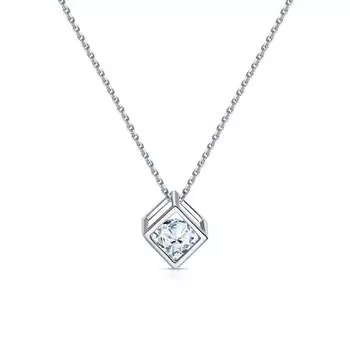 Серебряное шейное украшение с фианитами