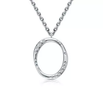 Серебряное шейное украшение с фианитами