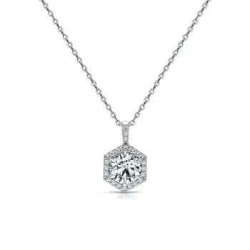 Серебряное шейное украшение с фианитами