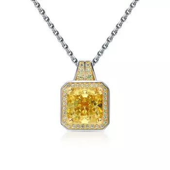 Серебряное шейное украшение с фианитами