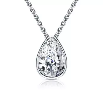 Серебряное шейное украшение с фианитами