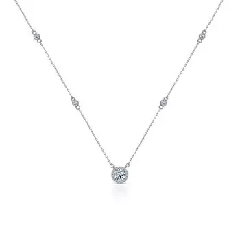 Серебряное шейное украшение с фианитами