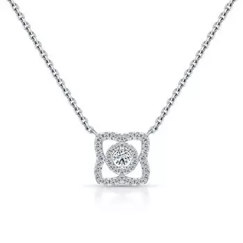 Серебряное шейное украшение с фианитами