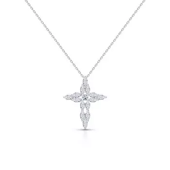 Серебряное шейное украшение с фианитами