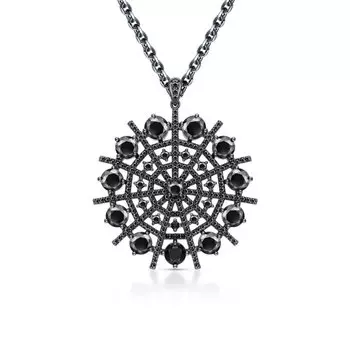 Серебряное шейное украшение с фианитами и шпинелями природными