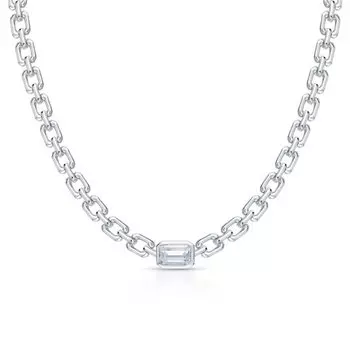 Серебряное шейное украшение с фианитом