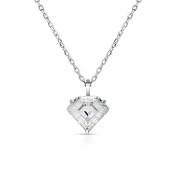 Серебряное шейное украшение с фианитом