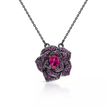 Серебряное шейное украшение с синтетическим корундом