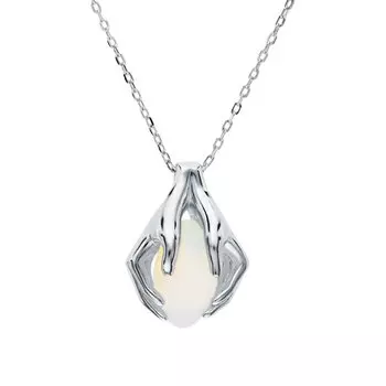 Серебряное шейное украшение с синтетическим лунным камнем