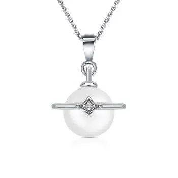 Серебряное шейное украшение с жемчугом и фианитами