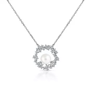 Серебряное шейное украшение с жемчугом и фианитами