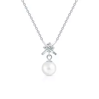 Серебряное шейное украшение с жемчугом и фианитами