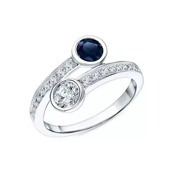 Золотое кольцо с бриллиантами природными и сапфирами природными