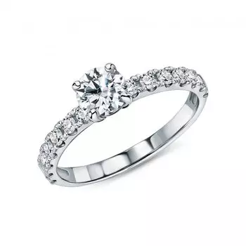 Золотое кольцо с бриллиантами выращенными