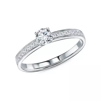 Золотое кольцо с бриллиантами выращенными