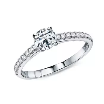 Золотое кольцо с бриллиантами выращенными