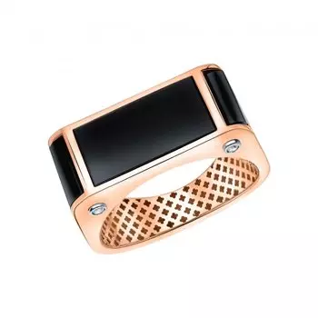 Золотое кольцо с фианитами и ониксом природным