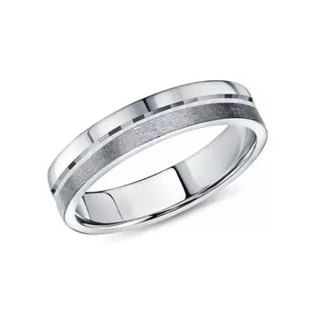 Золотое обручальное кольцо