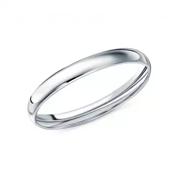 Золотое обручальное кольцо