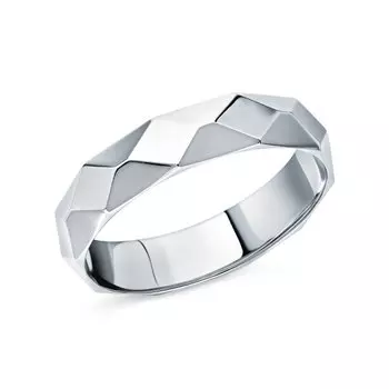 Золотое обручальное кольцо