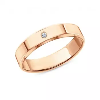 Золотое обручальное кольцо