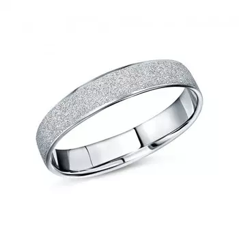 Золотое обручальное кольцо