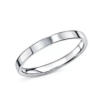 Золотое обручальное кольцо