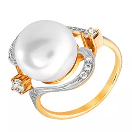Кольцо из красного и белого золота с жемчугом и фианитами 1551498