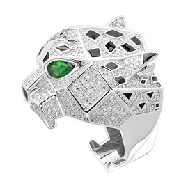 Кольцо из серебра с фианитами И1-1425-23-81