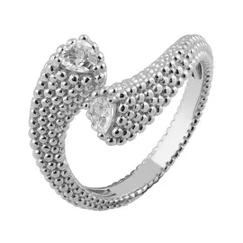 Кольцо из серебра с фианитами с родированием И1-803-23-01