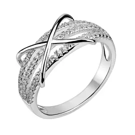 Кольцо из серебра с фианитами SR0184901