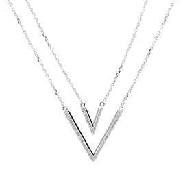 Колье из серебра с фианитами с родированием И5-419-23-01